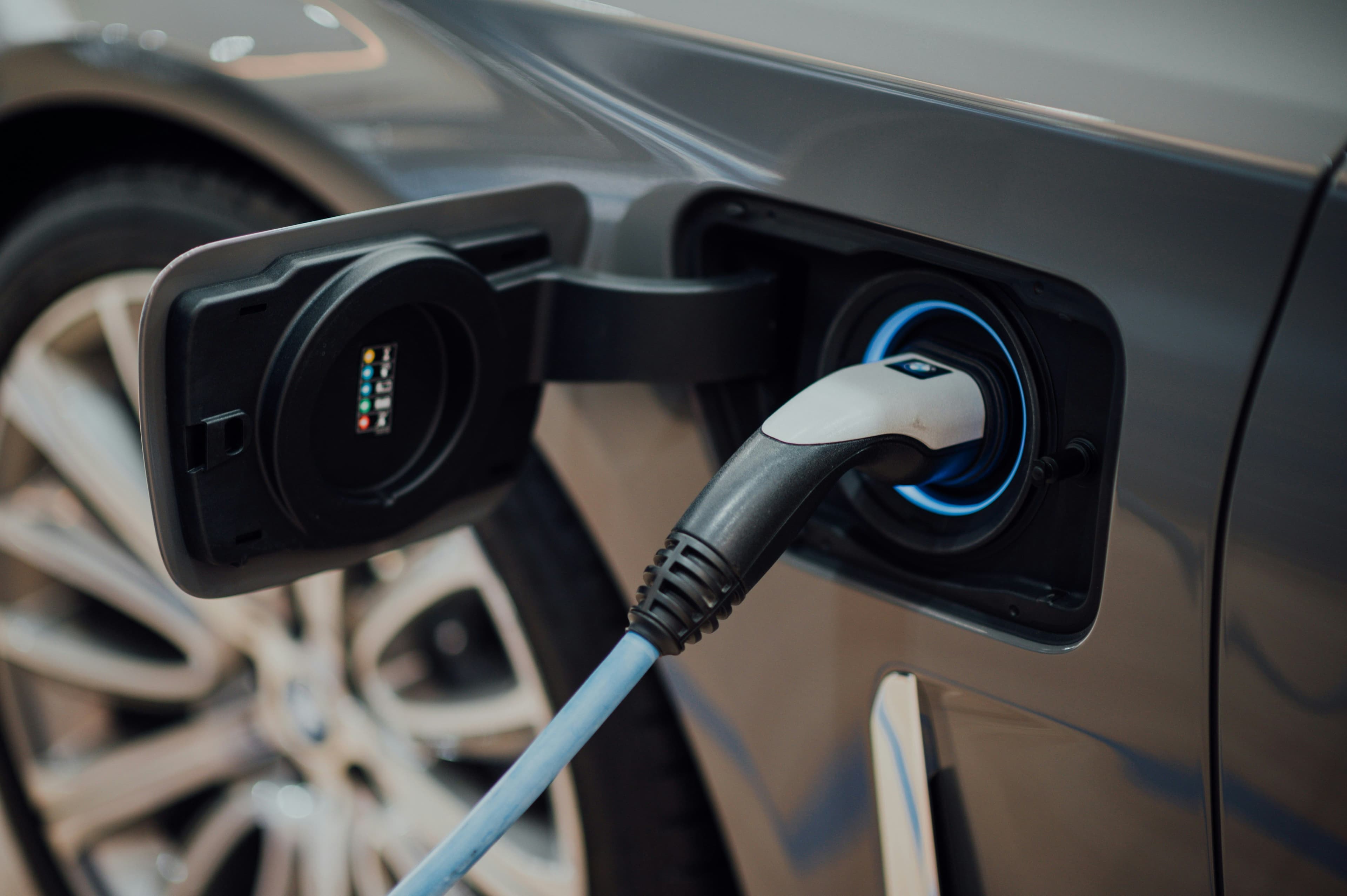 Oil price surge meets climate reality: A tipping point for sustainable transport?